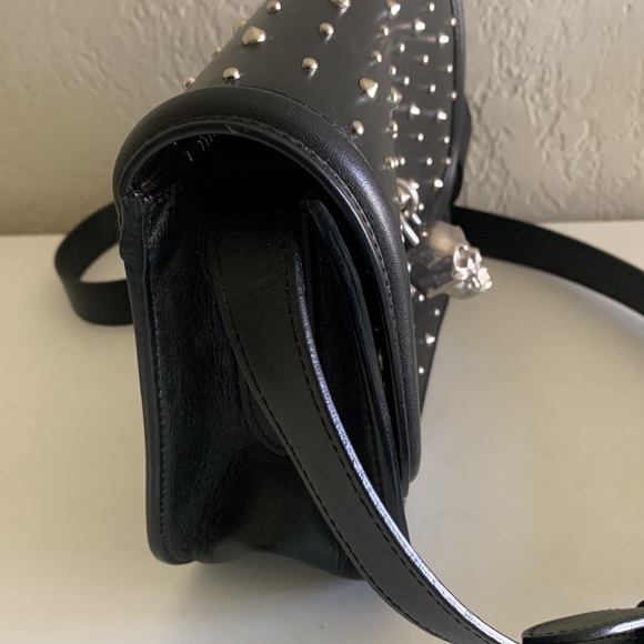 Alexander McQueen Studded Skull Crossbody - Picture 4 of 14